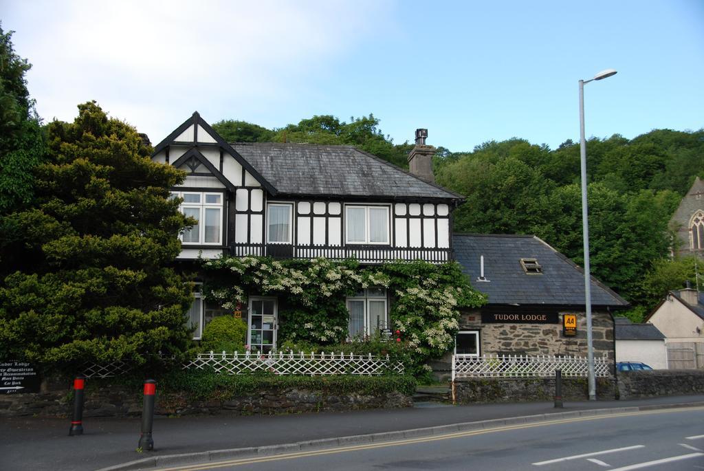 Tudor Lodge Porthmadog Bagian luar foto